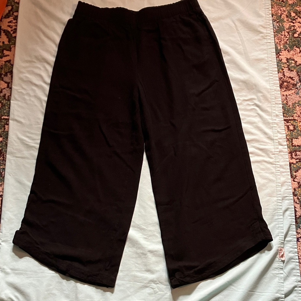 Elegant Black Cropped Pants
